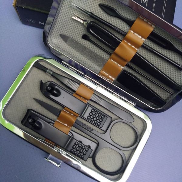 Маникюрный набор 9в1 в футляре / Универсальный набор для маникюра и педикюра